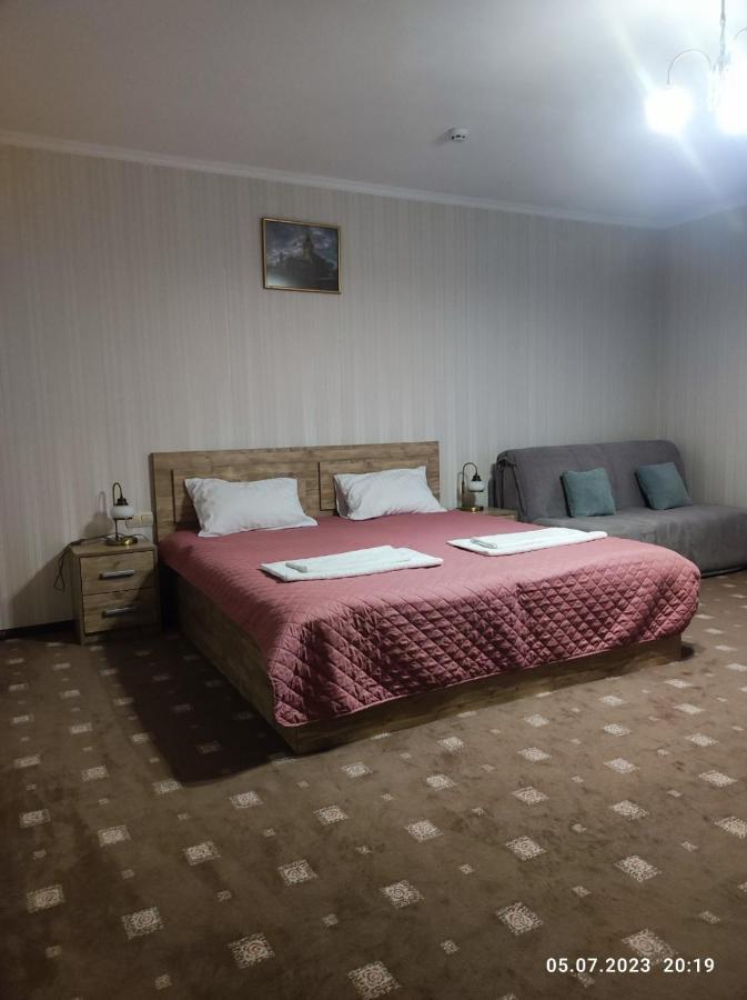 Apart-Hotel 24/7 Kamianets-Podilskyi Exterior photo